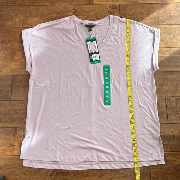 Banana Republic Ladies Short Sleeve V Neck Top - Picture 6 of 9